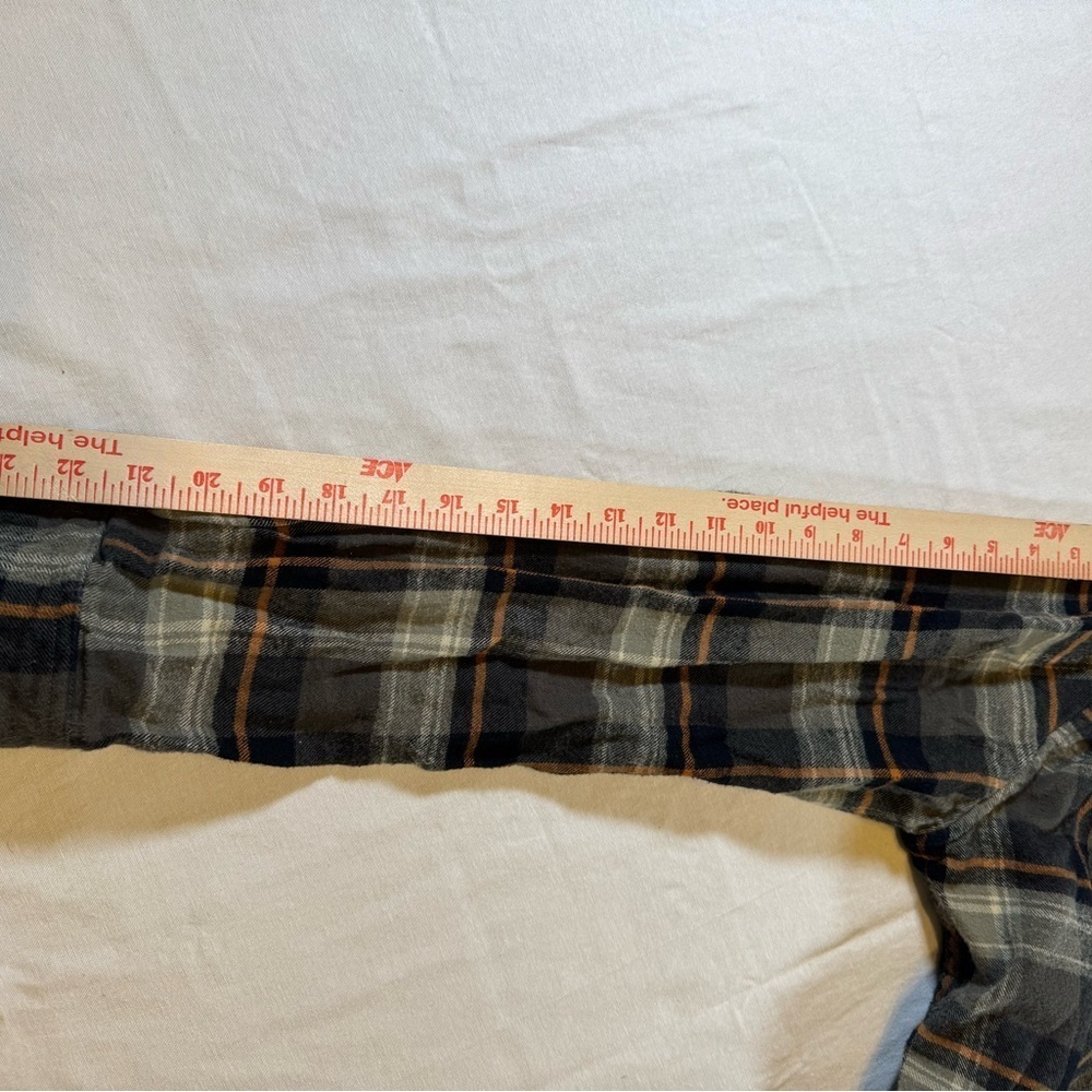Denim & Flower Plaid Flannel Button-Up Shirt - Picture 7 of 8